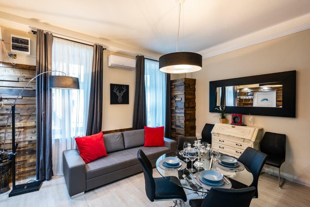 Appartement Center Of The Center, The Grand Deluxe à Budapest Extérieur photo