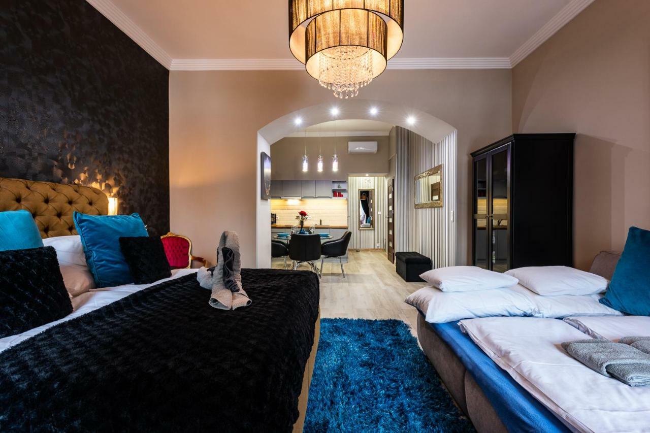 Appartement Center Of The Center, The Grand Deluxe à Budapest Extérieur photo